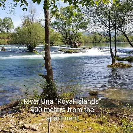 Em-bajkeraj Διαμέρισμα *